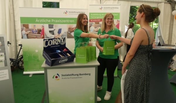 Messefoto, innen Stände der Aussteller